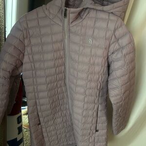 The North Face Purple Puffer Jacket Lightweight Insulated